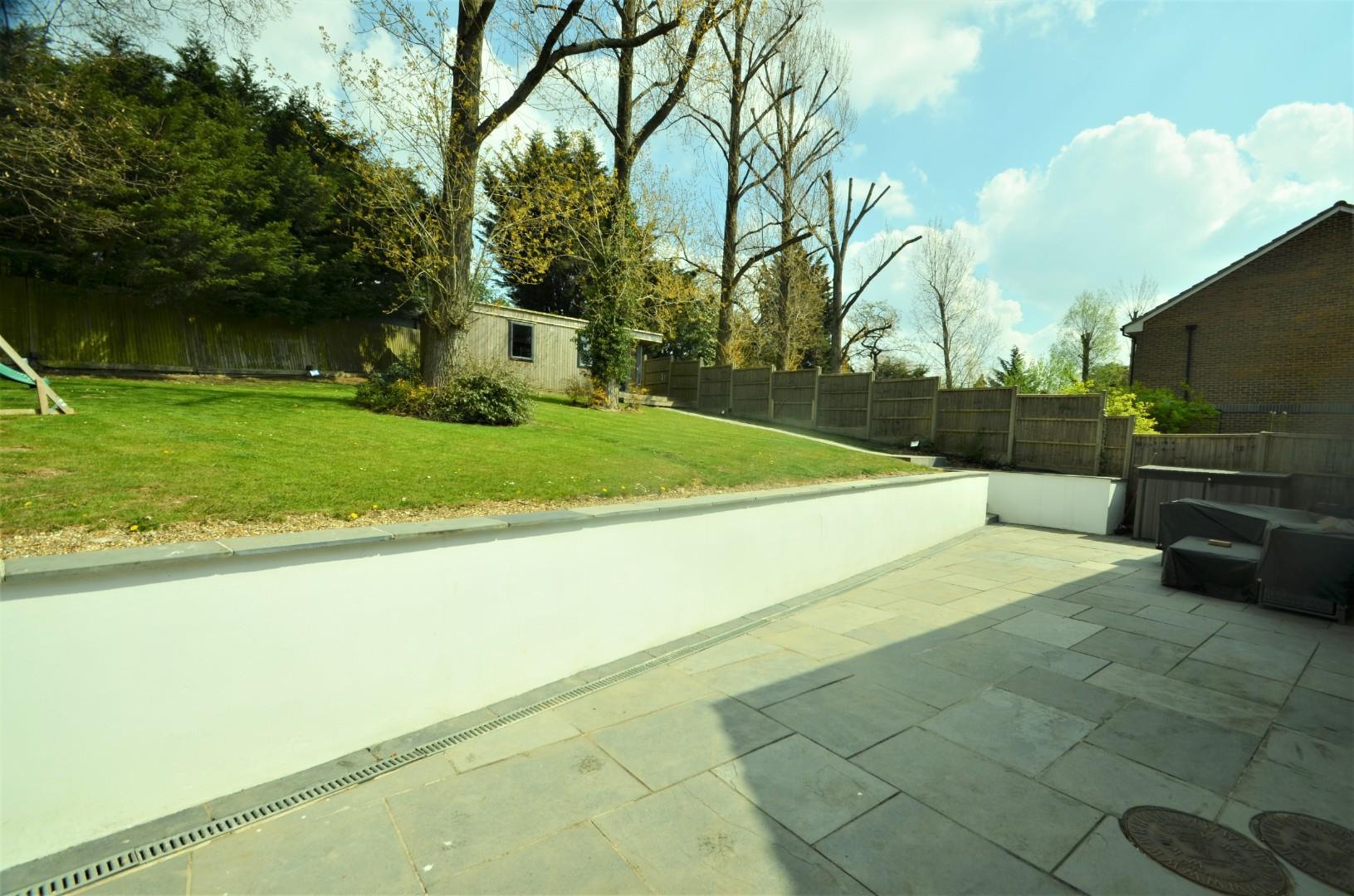 Robeson Way, Borehamwood